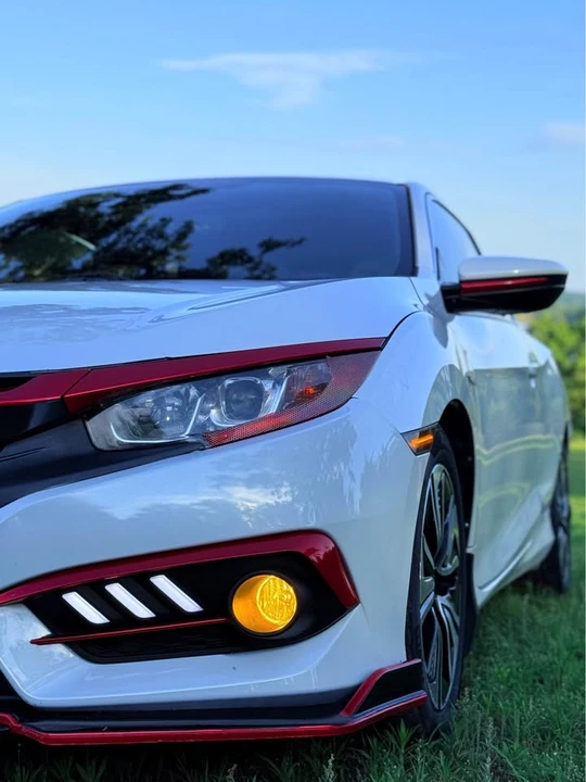 2018 Honda Civic 10th Gen - Image 6 of 20