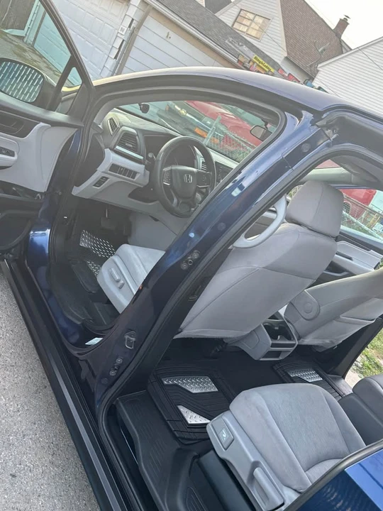 2018 Honda Odyssey - Image 8 of 12