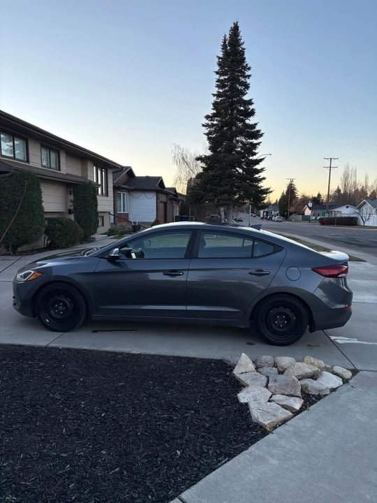 2018 Hyundai Elantra - Image 3 of 7
