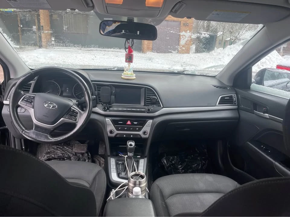 2018 Hyundai Elantra - Image 4 of 8
