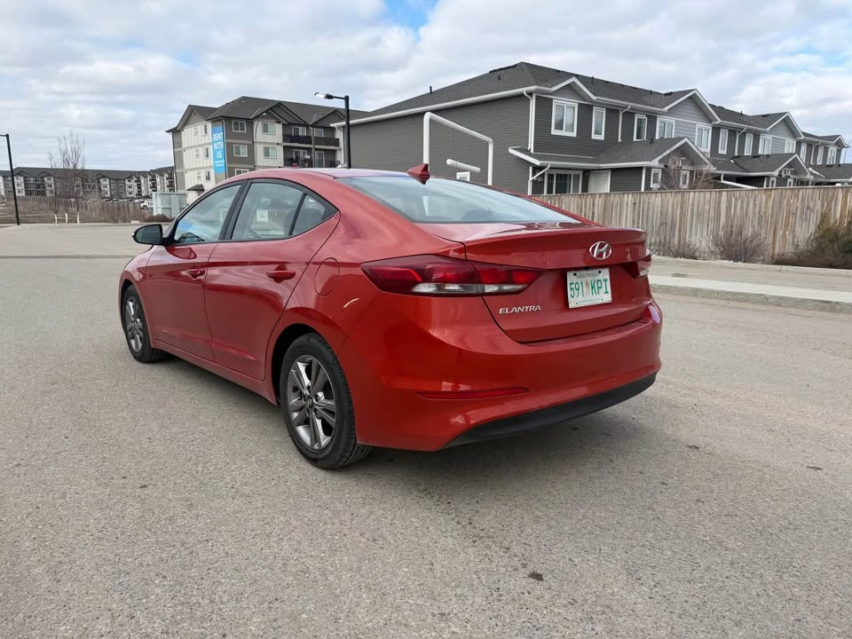 2018 Hyundai Elantra - Image 4 of 13