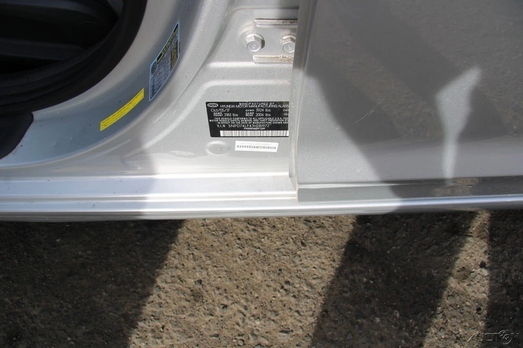 2018 Hyundai Elantra - Image 11 of 21