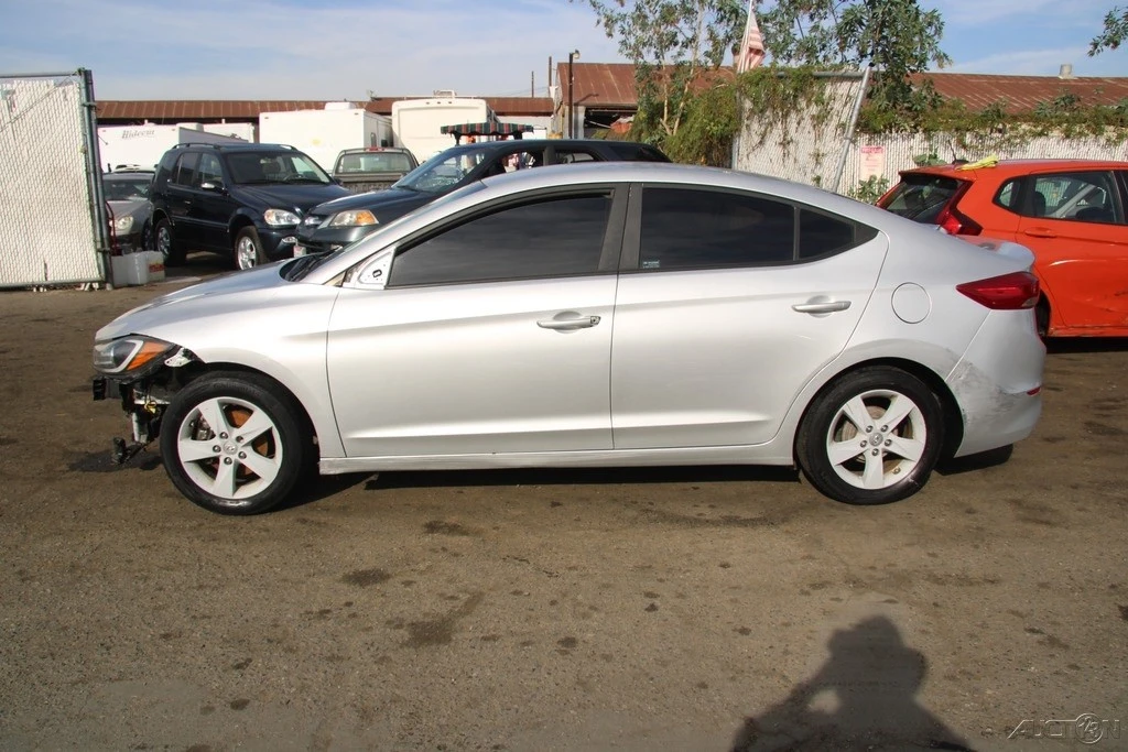 2018 Hyundai Elantra - Image 3 of 21
