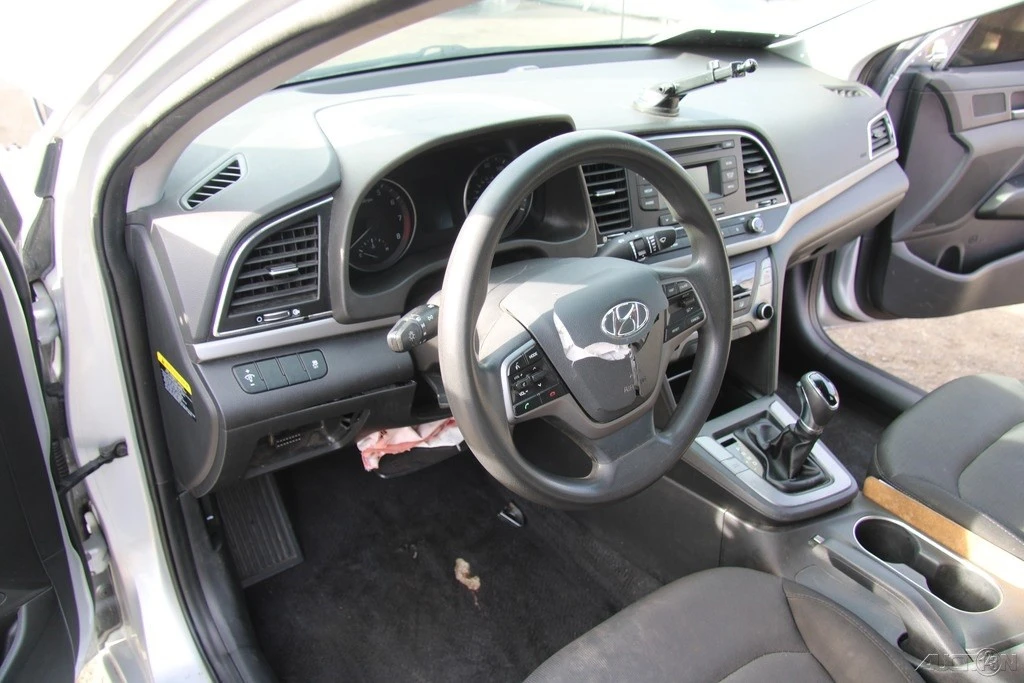 2018 Hyundai Elantra - Image 14 of 21