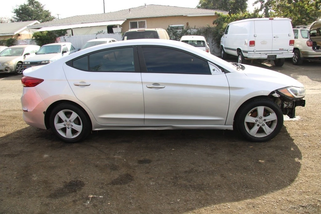 2018 Hyundai Elantra - Image 7 of 21