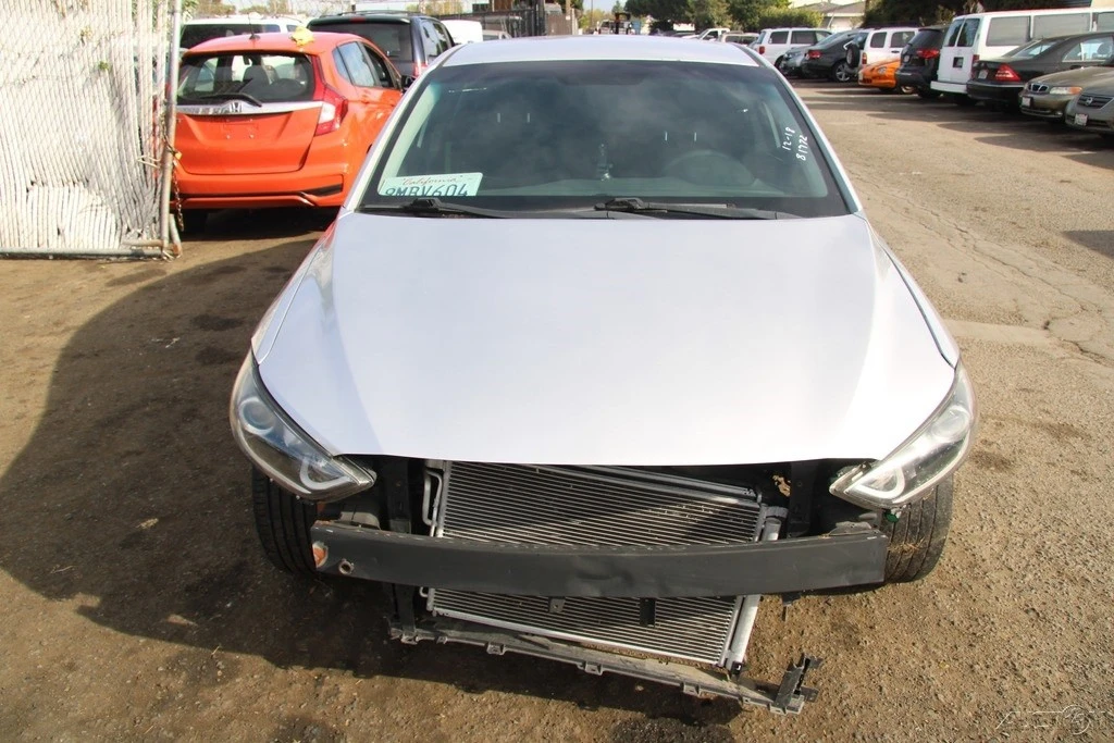 2018 Hyundai Elantra - Image 9 of 21