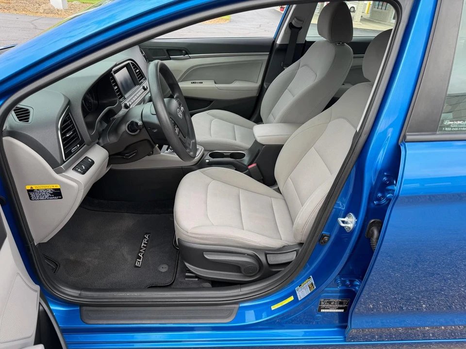 2018 Hyundai Elantra - Image 9 of 27
