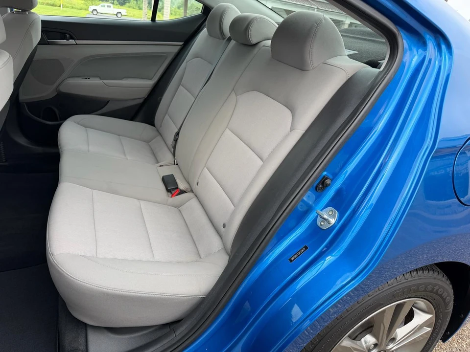 2018 Hyundai Elantra - Image 17 of 27