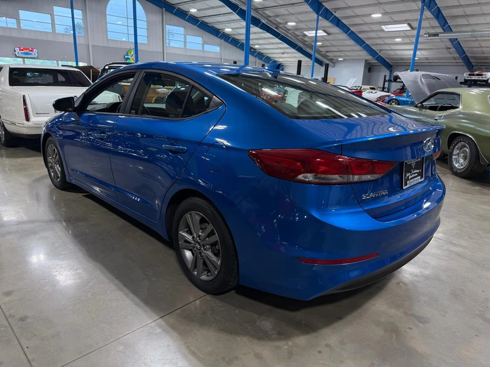2018 Hyundai Elantra - Image 2 of 27