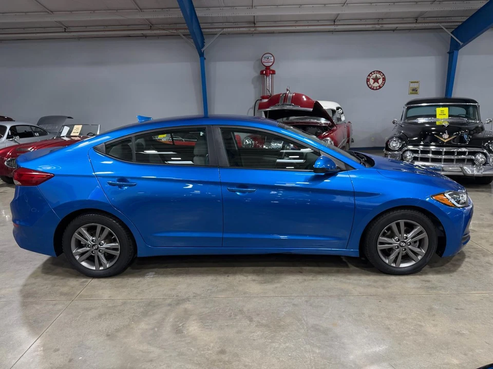 2018 Hyundai Elantra - Image 4 of 27