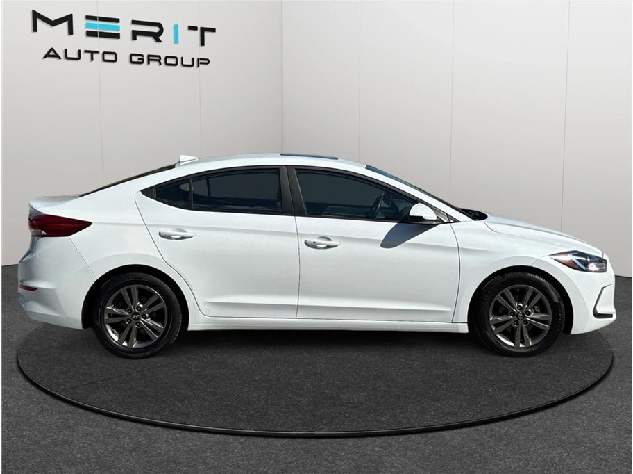 2018 Hyundai Elantra - Image 10 of 21