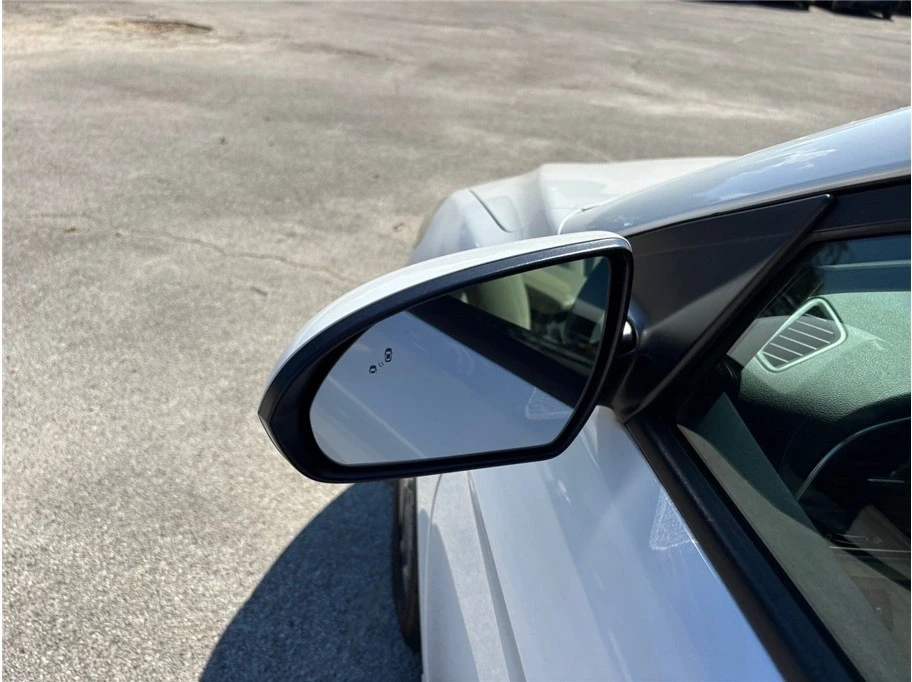 2018 Hyundai Elantra - Image 15 of 21