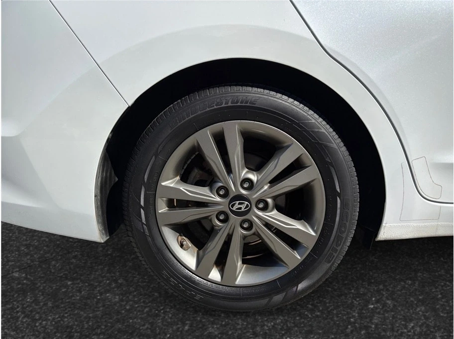 2018 Hyundai Elantra - Image 13 of 21