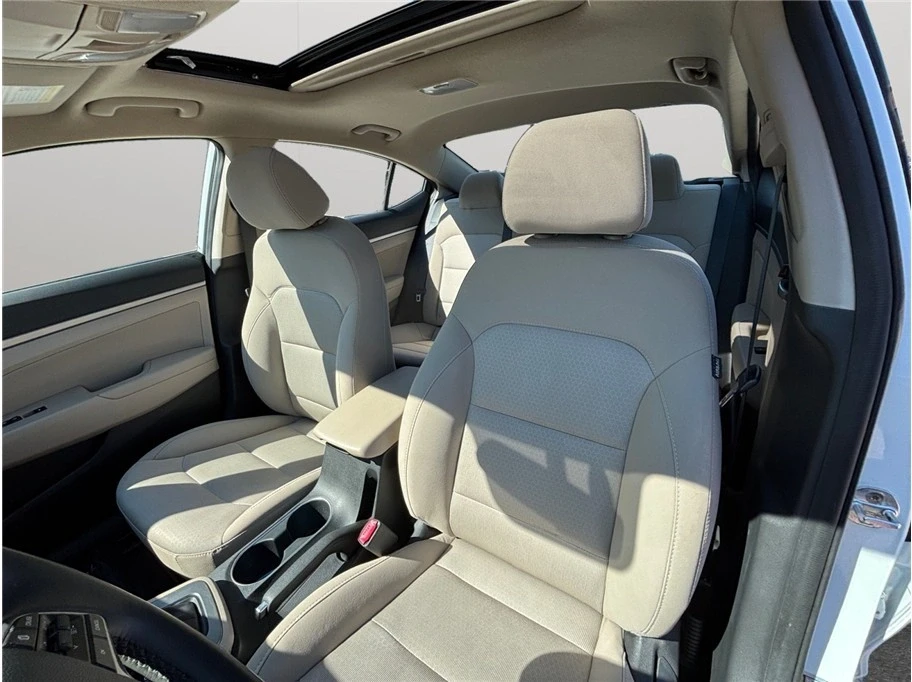 2018 Hyundai Elantra - Image 16 of 21