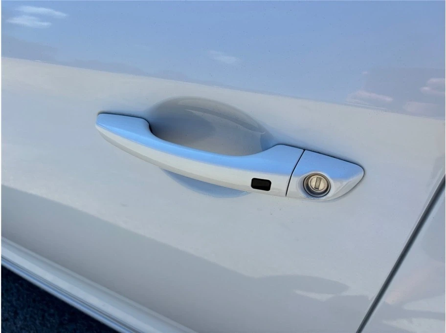 2018 Hyundai Elantra - Image 14 of 21