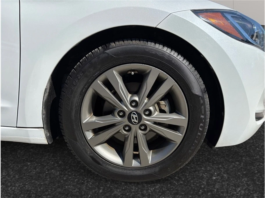 2018 Hyundai Elantra - Image 12 of 21