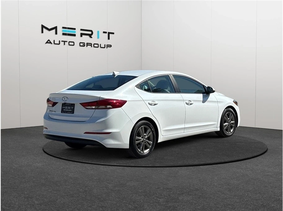 2018 Hyundai Elantra - Image 9 of 21