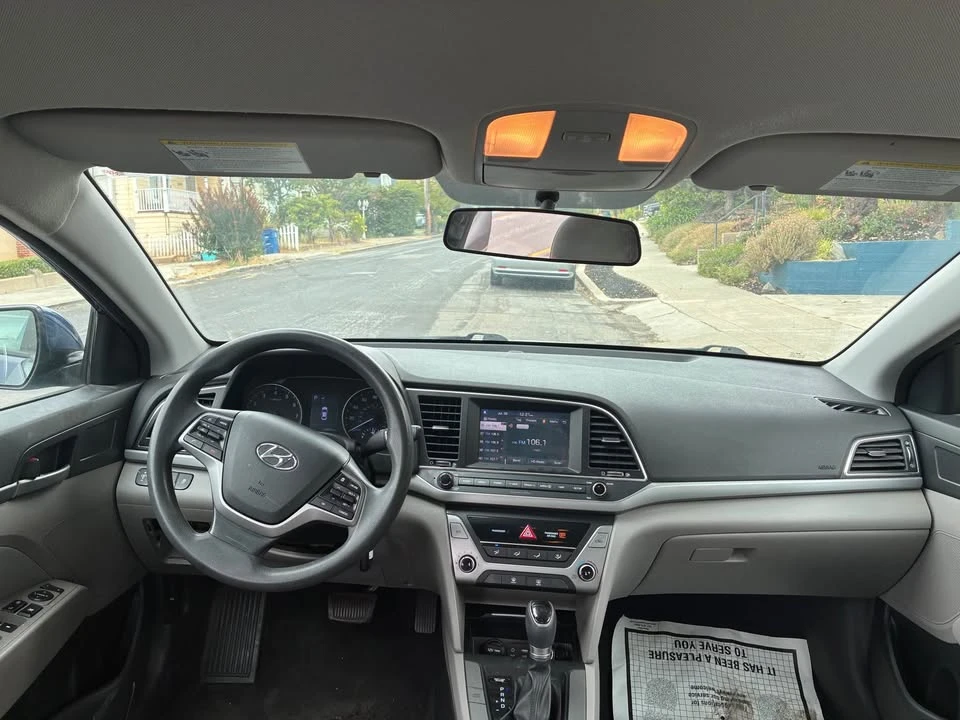 2018 Hyundai Elantra - Image 9 of 10