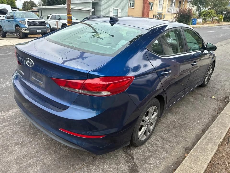2018 Hyundai Elantra - Image 5 of 10