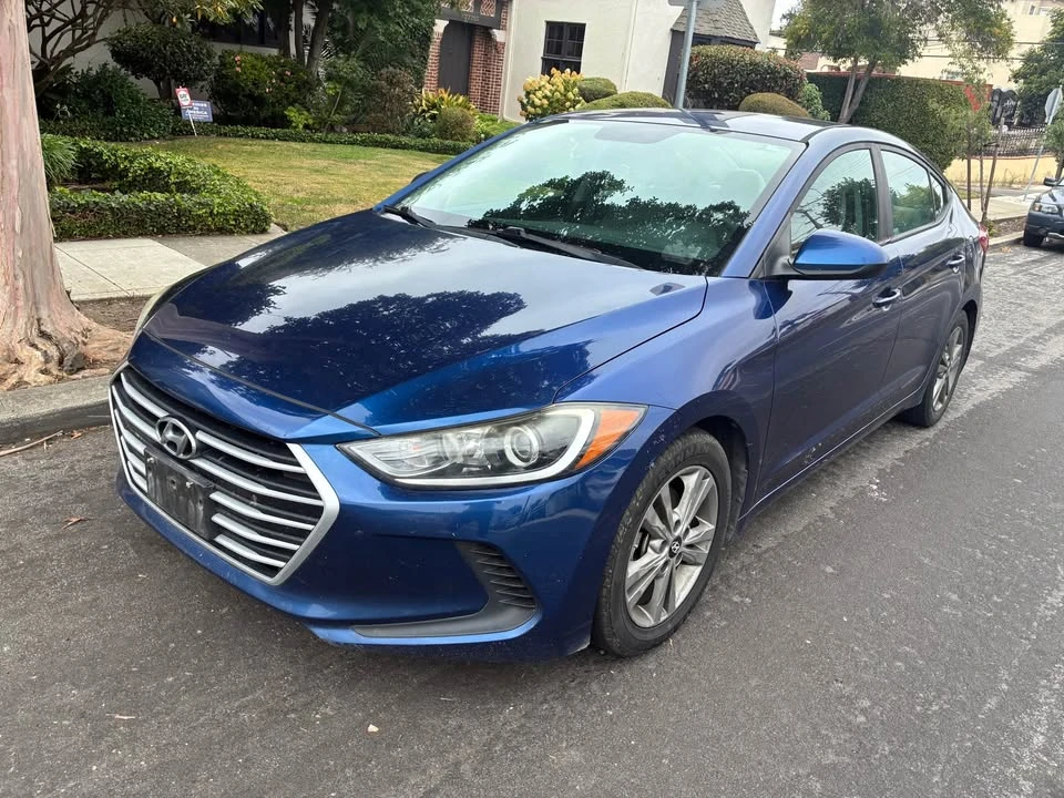 2018 Hyundai Elantra - Image 2 of 10