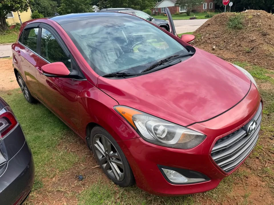 2018 Hyundai Elantra - Image 3 of 8