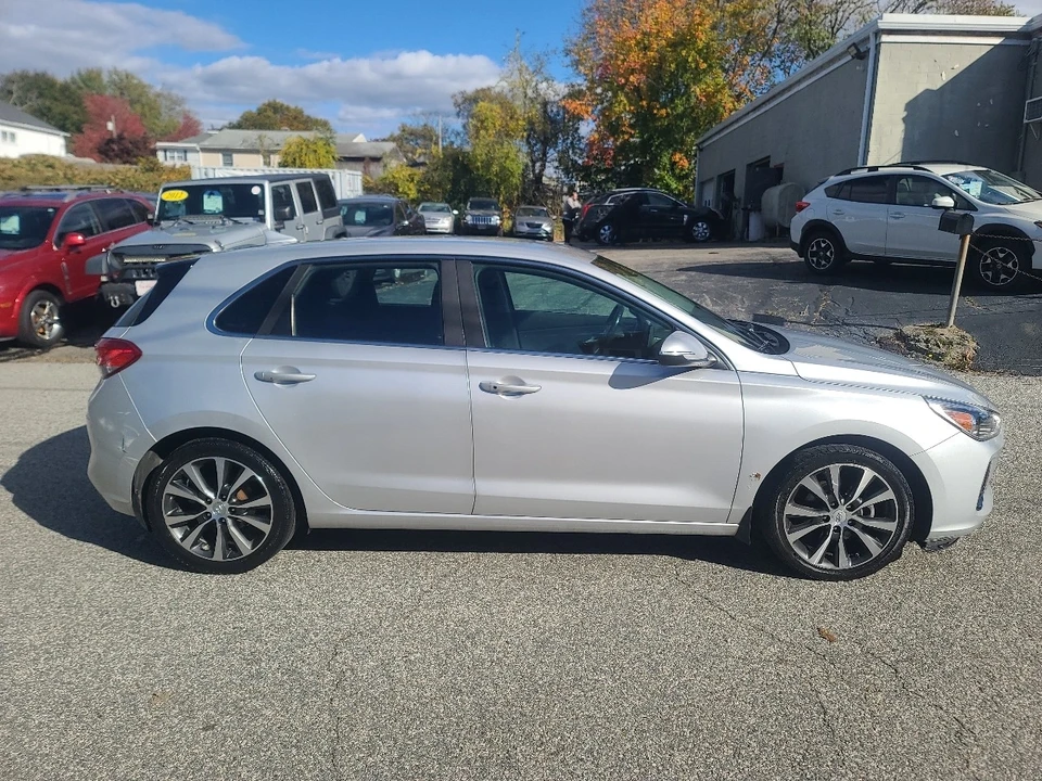 2018 Hyundai Elantra - Image 8 of 21