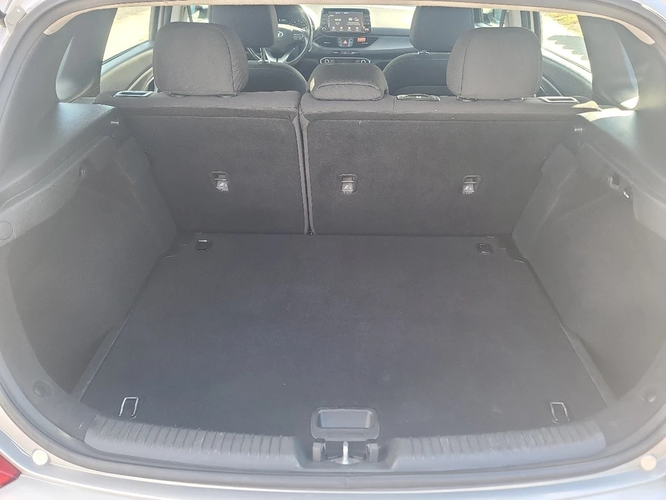 2018 Hyundai Elantra - Image 12 of 21