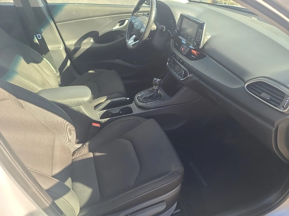 2018 Hyundai Elantra - Image 14 of 21