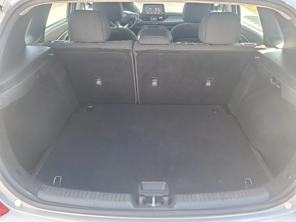 2018 Hyundai Elantra - Image 12 of 21