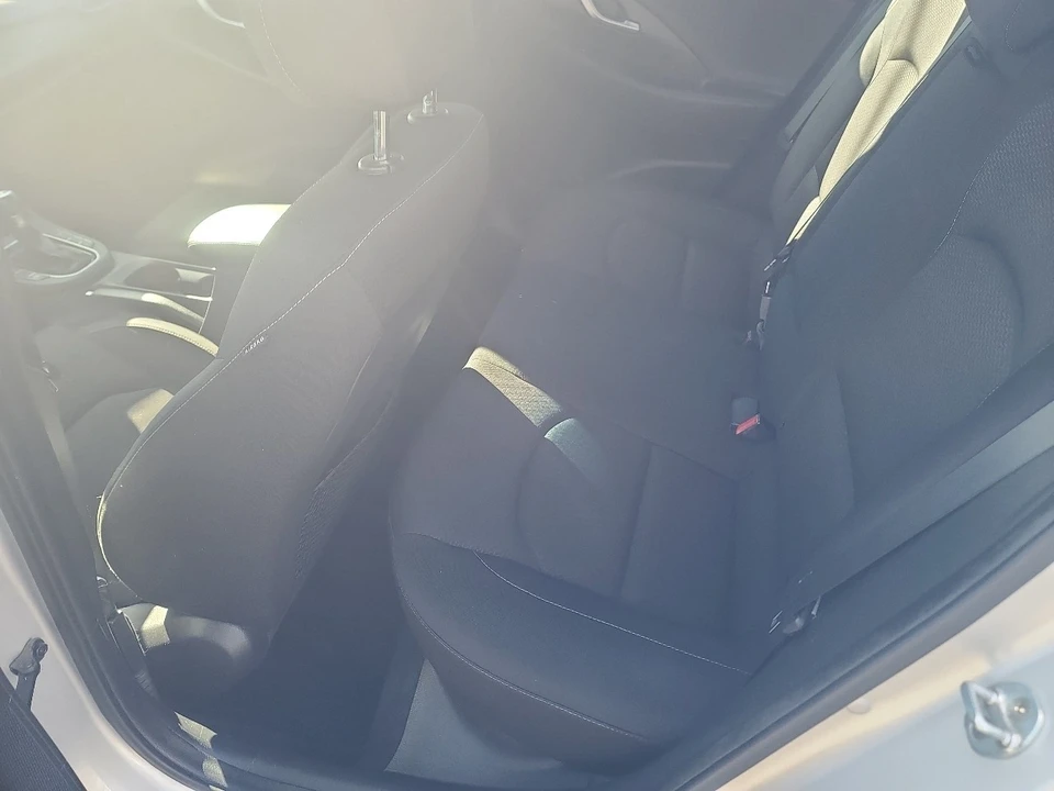 2018 Hyundai Elantra - Image 11 of 21