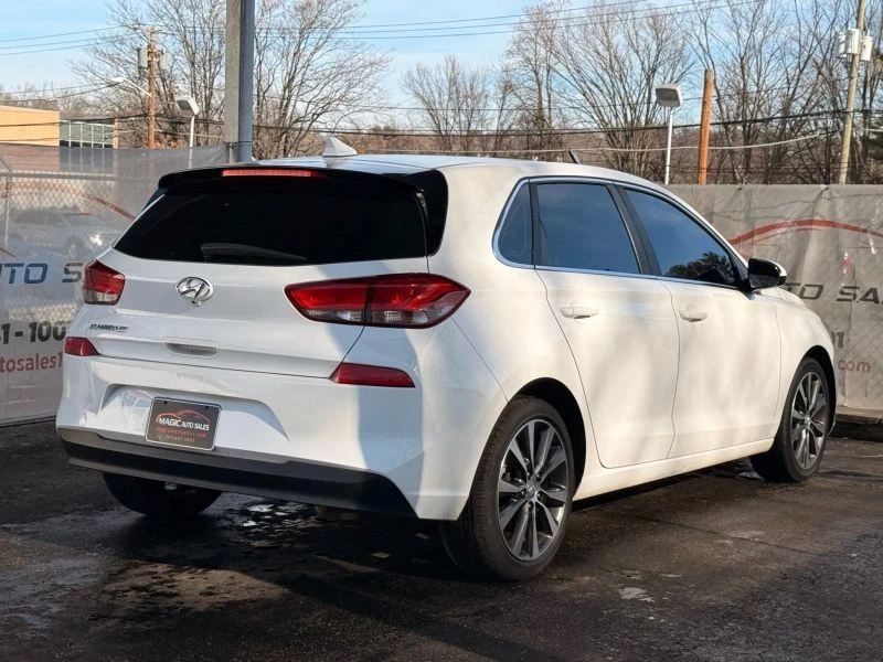 2018 Hyundai Elantra - Image 9 of 12