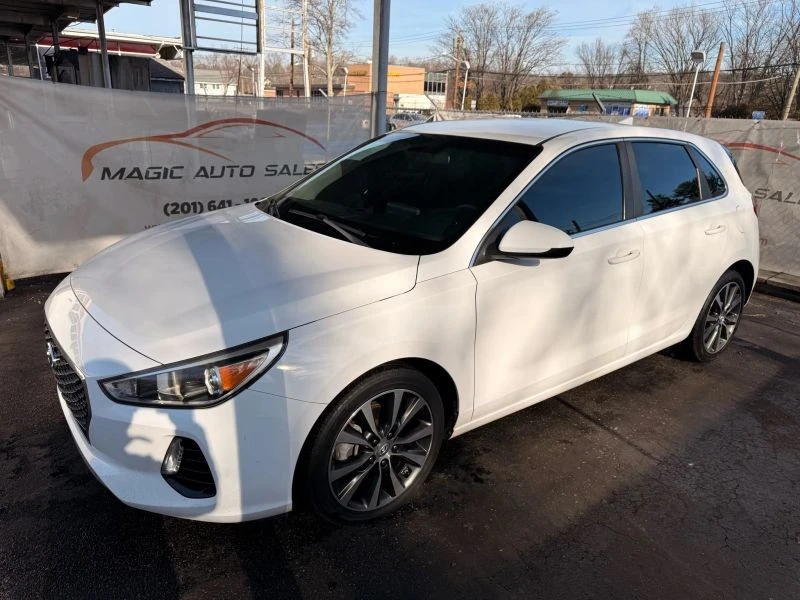 2018 Hyundai Elantra - Image 8 of 12