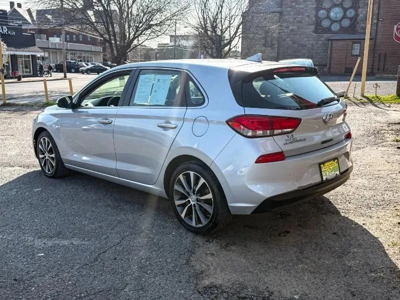 2018 Hyundai Elantra - Image 7 of 12