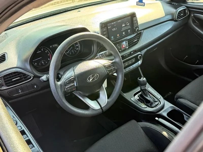 2018 Hyundai Elantra - Image 10 of 12