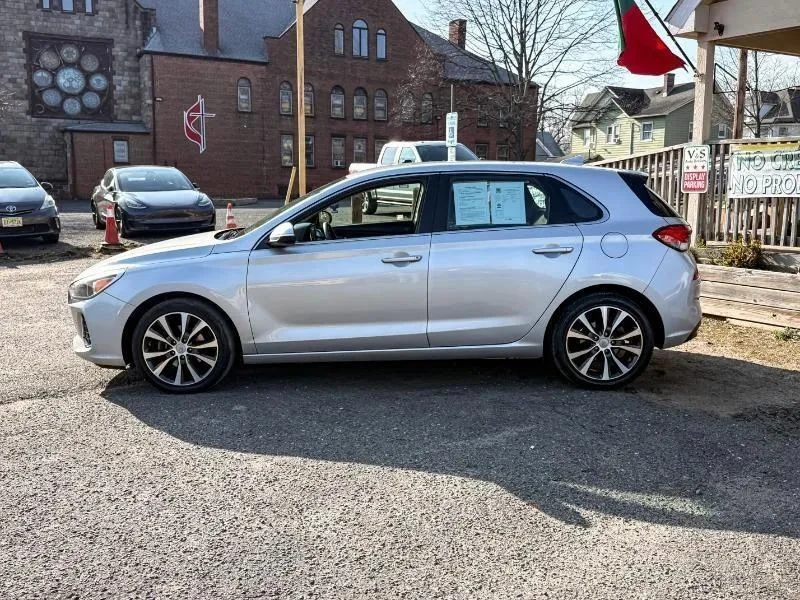2018 Hyundai Elantra - Image 8 of 12