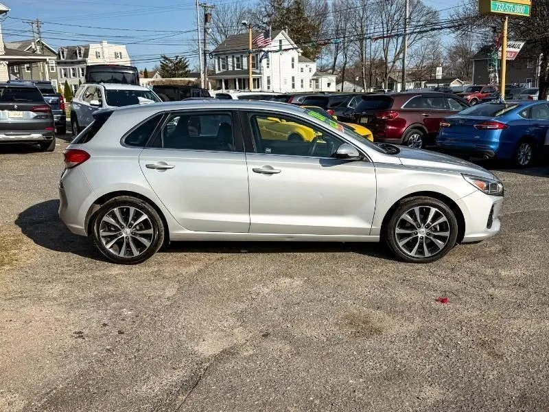 2018 Hyundai Elantra - Image 4 of 12
