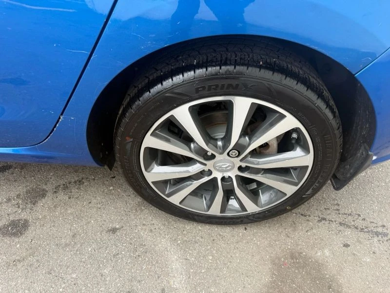 2018 Hyundai Elantra - Image 9 of 12