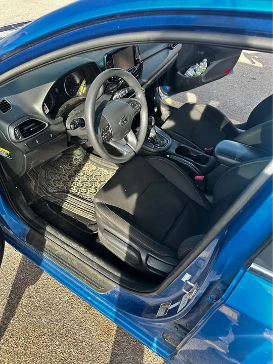 2018 Hyundai Elantra - Image 10 of 11