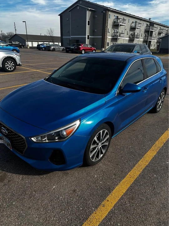 2018 Hyundai Elantra - Image 2 of 11