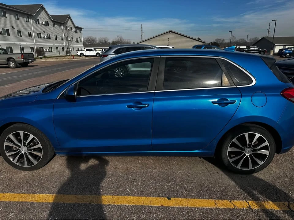 2018 Hyundai Elantra - Image 5 of 11