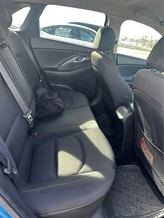 2018 Hyundai Elantra - Image 8 of 11