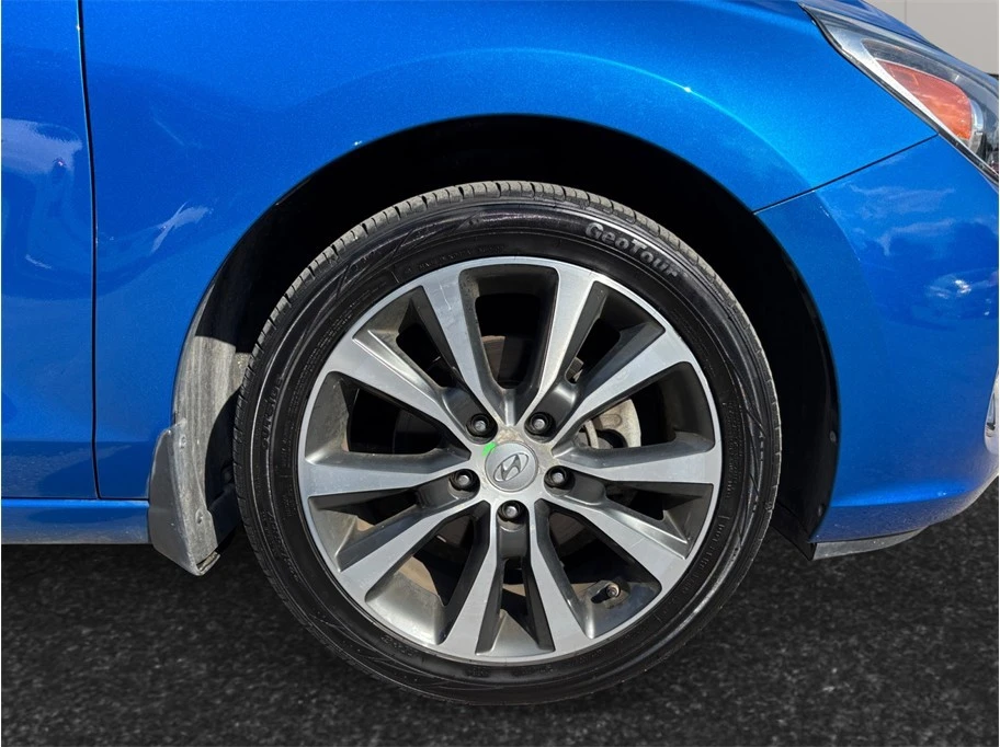 2018 Hyundai Elantra - Image 12 of 21