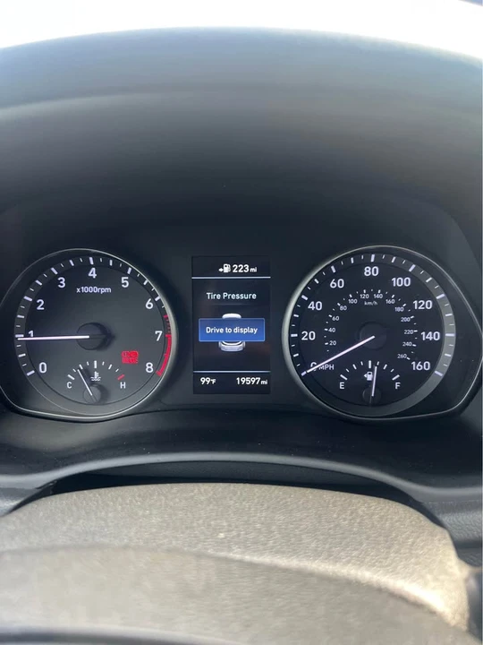 2018 Hyundai Elantra - Image 7 of 10