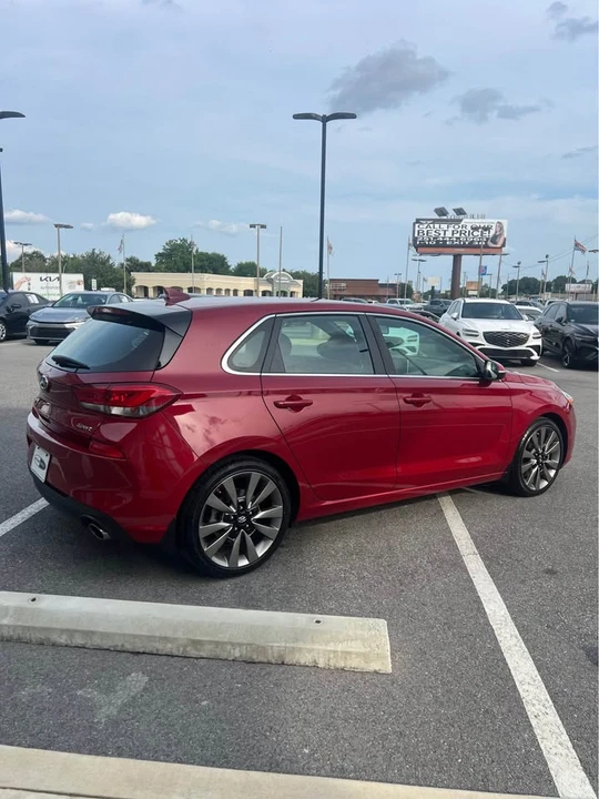 2018 Hyundai Elantra - Image 4 of 10