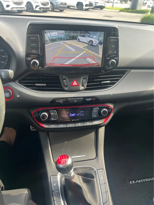 2018 Hyundai Elantra - Image 8 of 10