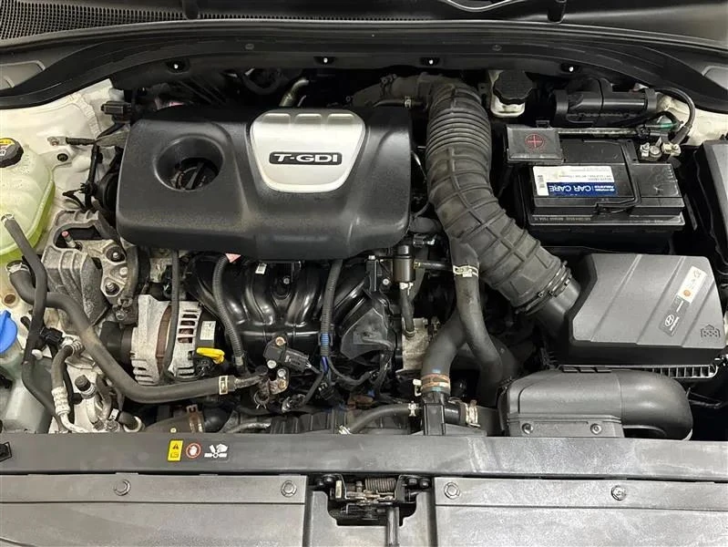 2018 Hyundai Elantra - Image 11 of 12