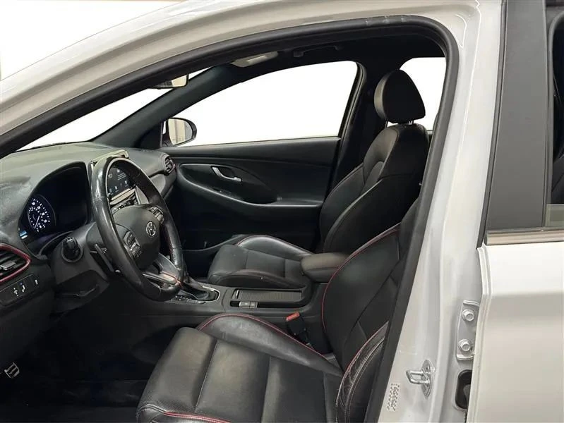 2018 Hyundai Elantra - Image 9 of 12