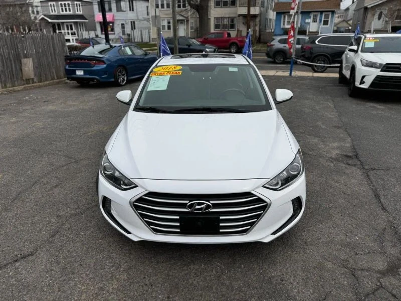 2018 Hyundai Elantra - Image 4 of 12