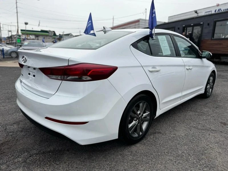 2018 Hyundai Elantra - Image 10 of 12