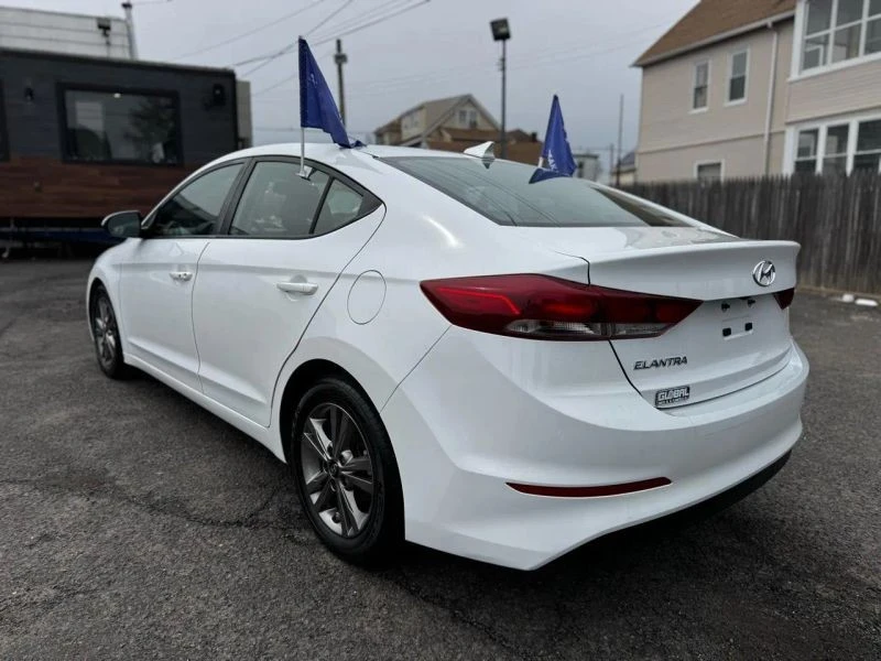2018 Hyundai Elantra - Image 8 of 12